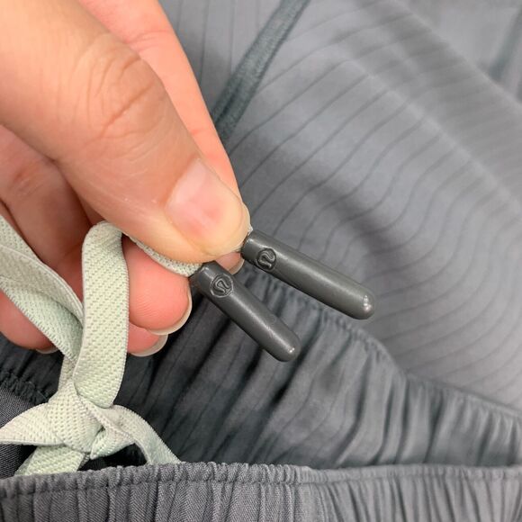 Lululemon Shorts Mens M Medium Gray Striped Elastic Waist Drawstring Gym Train - Picture 12 of 14